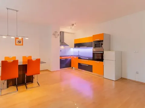 Pronájem bytu 2+kk, Český Krumlov, Pod Hrází, 64 m2