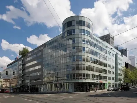 Pronájem kanceláře, Praha - Smíchov, Plzeňská, 1180 m2