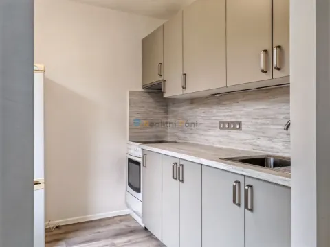 Pronájem bytu 1+1, Praha - Smíchov, Štorkánova, 33 m2