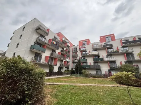 Pronájem bytu 1+kk, Liberec, Hedvábná, 47 m2