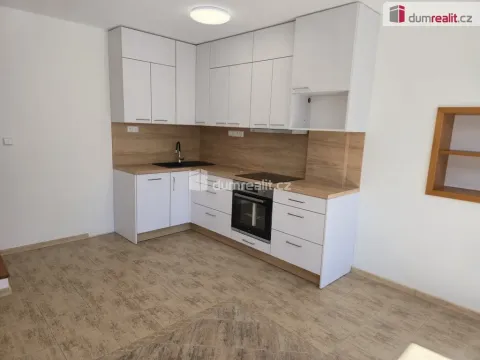 Pronájem bytu 3+kk, Straky, 74 m2