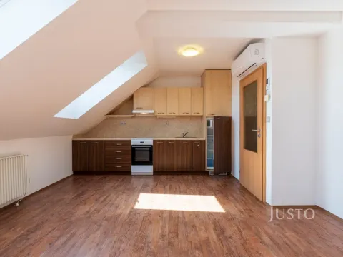 Pronájem bytu 2+kk, Staré Město, Hradišťská, 37 m2
