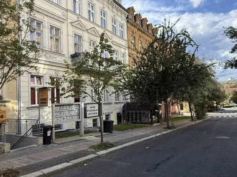 Pronájem bytu 2+kk, Karlovy Vary, Bělehradská, 45 m2