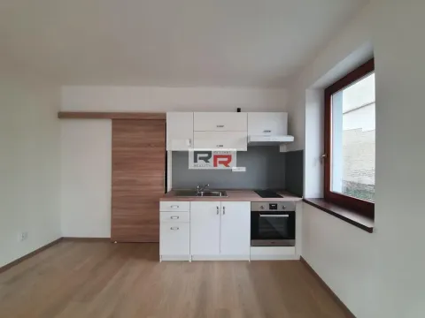 Pronájem bytu 1+kk, Šternberk, Hlavní náměstí, 28 m2