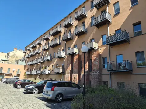 Pronájem garážového stání, Brno, Zábrdovická, 14 m2