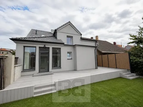 Pronájem rodinného domu, Praha - Kobylisy, Líbeznická, 170 m2
