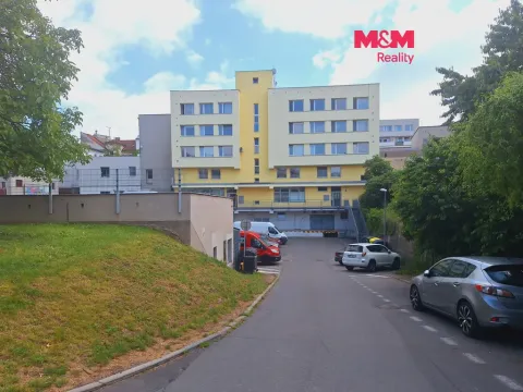 Pronájem garáže, Pardubice - Zelené Předměstí, třída Míru, 19 m2