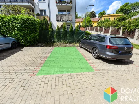 Pronájem garážového stání, Beroun, V Zahradách, 11 m2