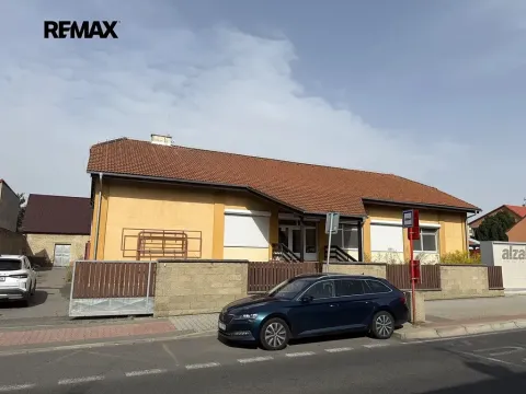 Pronájem skladu, Kladno, Doberská, 327 m2