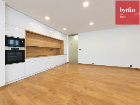 Pronájem bytu 2+kk, Opava, Dolní náměstí, 86 m2