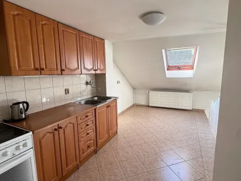 Prodej bytu 2+1, Opava, Přerovecká, 60 m2