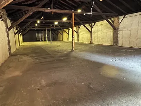 Pronájem skladu, Pardubice, Jana Palacha, 550 m2