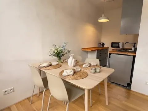 Pronájem bytu 2+kk, Praha - Vinohrady, Perucká, 40 m2