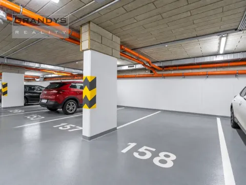 Prodej garážového stání, Praha, Oty Bubeníčka, 15 m2