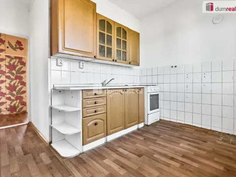 Prodej bytu 3+1, Ostrov, Májová, 69 m2