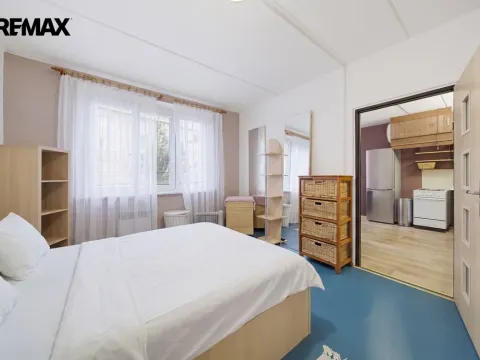 Prodej bytu 1+1, Karlovy Vary - Dvory, Chebská, 33 m2