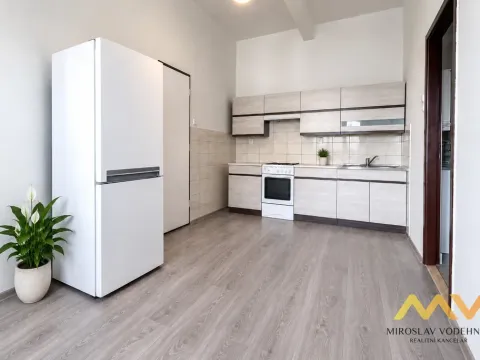 Pronájem bytu 3+1, Hradec Králové, náměstí 5. května, 98 m2