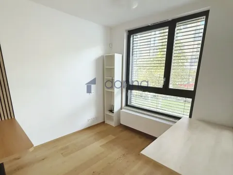 Pronájem bytu 1+kk, Praha, Vladimíra Kobranova, 39 m2