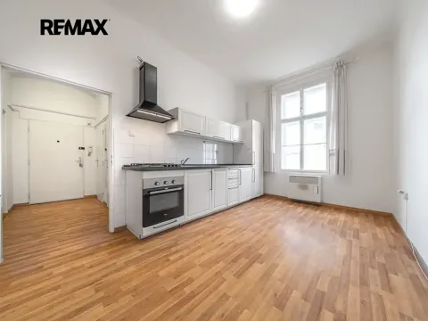 Pronájem bytu 2+1, Praha - Karlín, Prvního pluku, 73 m2