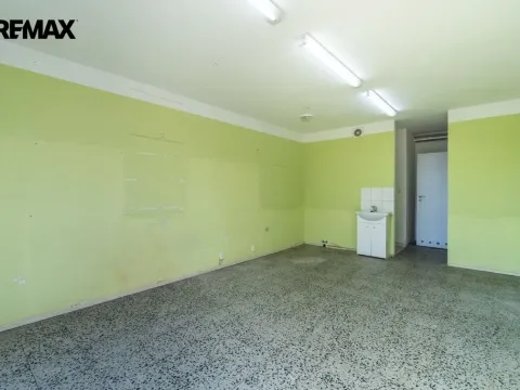 Pronájem obchodního prostoru, Praha - Háje, Kupeckého, 27 m2