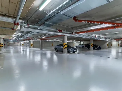 Pronájem garážového stání, Praha - Vysočany, Moravcových, 15 m2