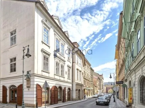 Pronájem kanceláře, Praha, Soukenická, 212 m2