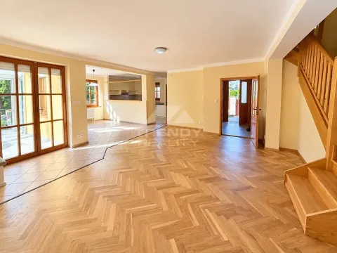 Pronájem rodinného domu, Vestec, Vilová I, 250 m2