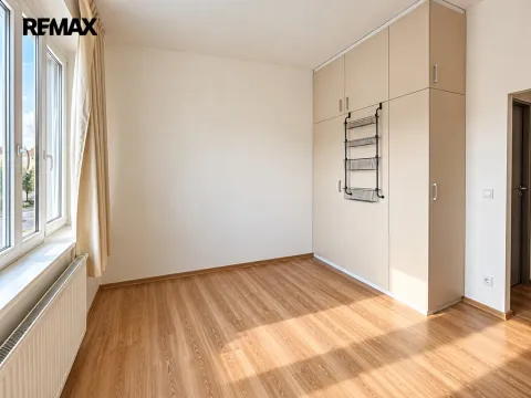 Pronájem bytu 1+kk, Praha - Libeň, V Holešovičkách, 26 m2