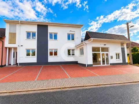 Prodej obchodního prostoru, Zlín - Malenovice, Bezručova, 568 m2