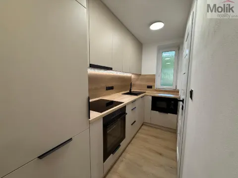 Prodej bytu 3+1, Meziboří, Májová, 51 m2