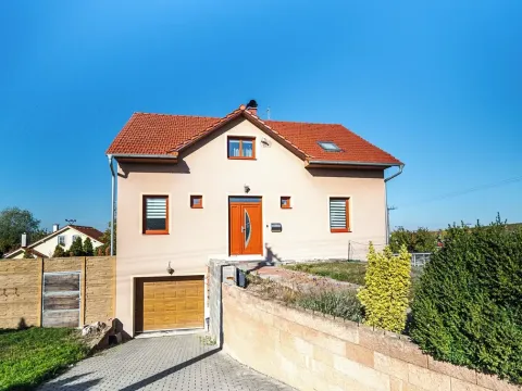 Prodej rodinného domu, Perná, 258 m2