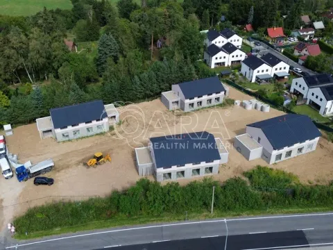 Prodej rodinného domu, Kamenice - Ládví, Lomená, 156 m2