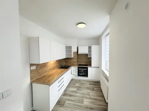Pronájem bytu 2+kk, Cheb, Školní, 55 m2