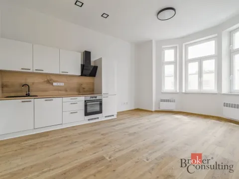 Prodej bytu 2+kk, Opava - Předměstí, Zámecký okruh, 49 m2